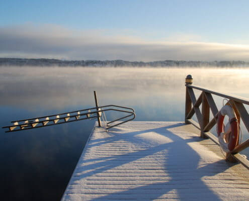 Strandateljén bryggan vinter badstege