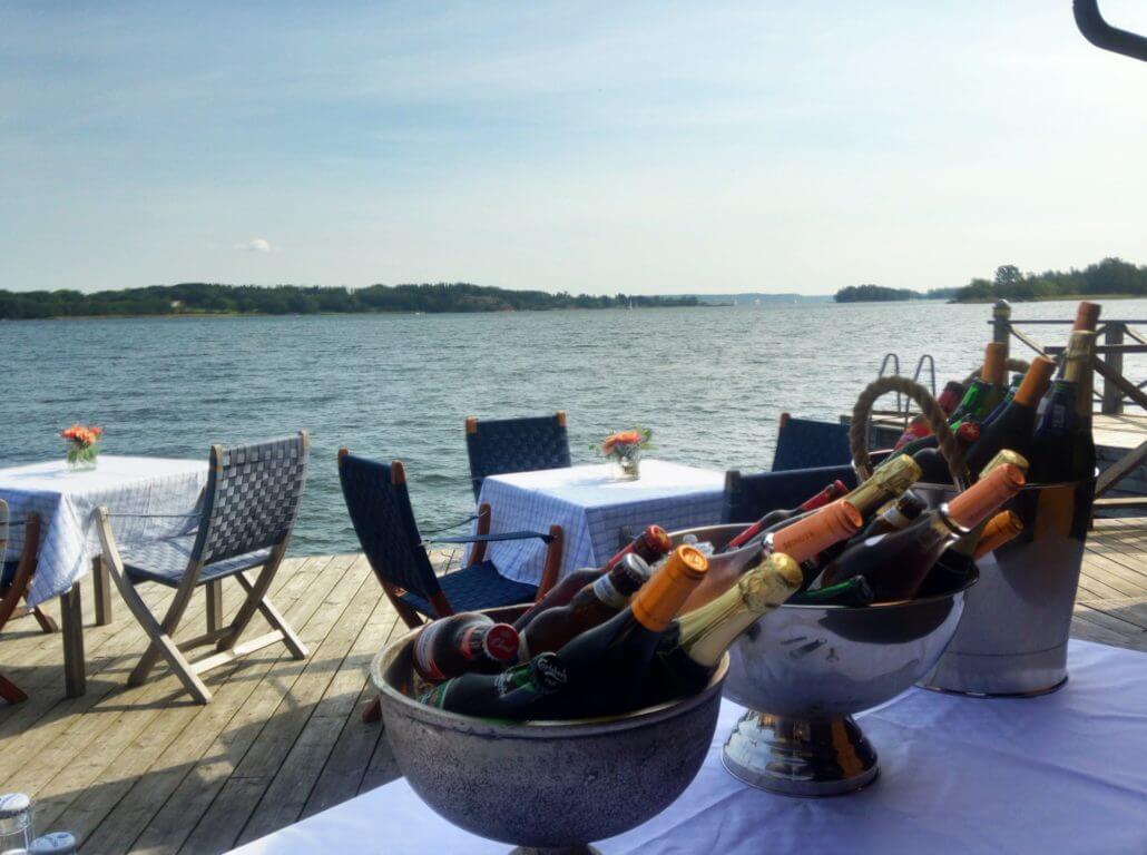 Engsholms Slott strandateljén after work champagne skärgård